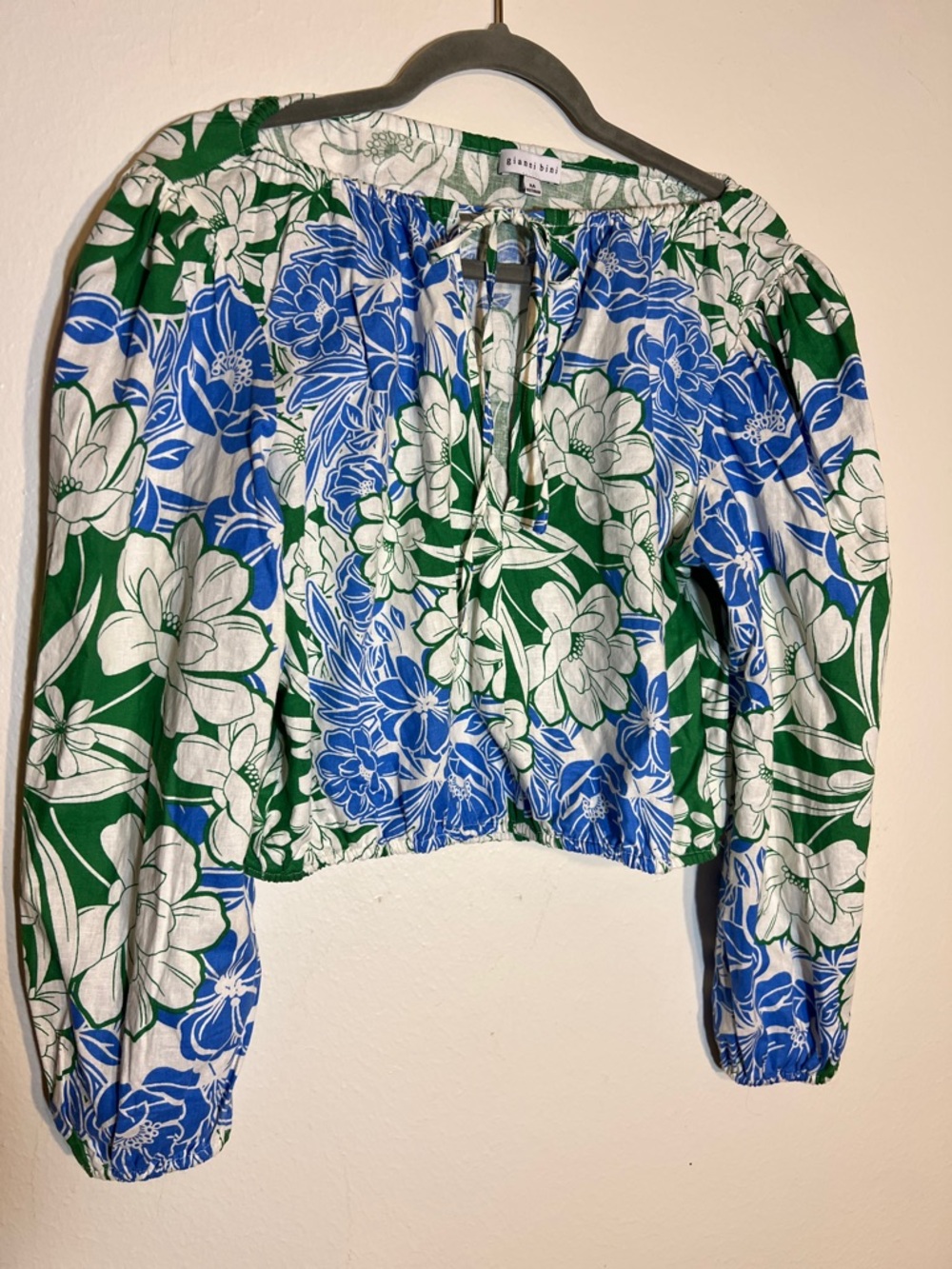 Gianni Bini Floral Cropped Long Sleeve Blue, Green & White Peasant Top Medium